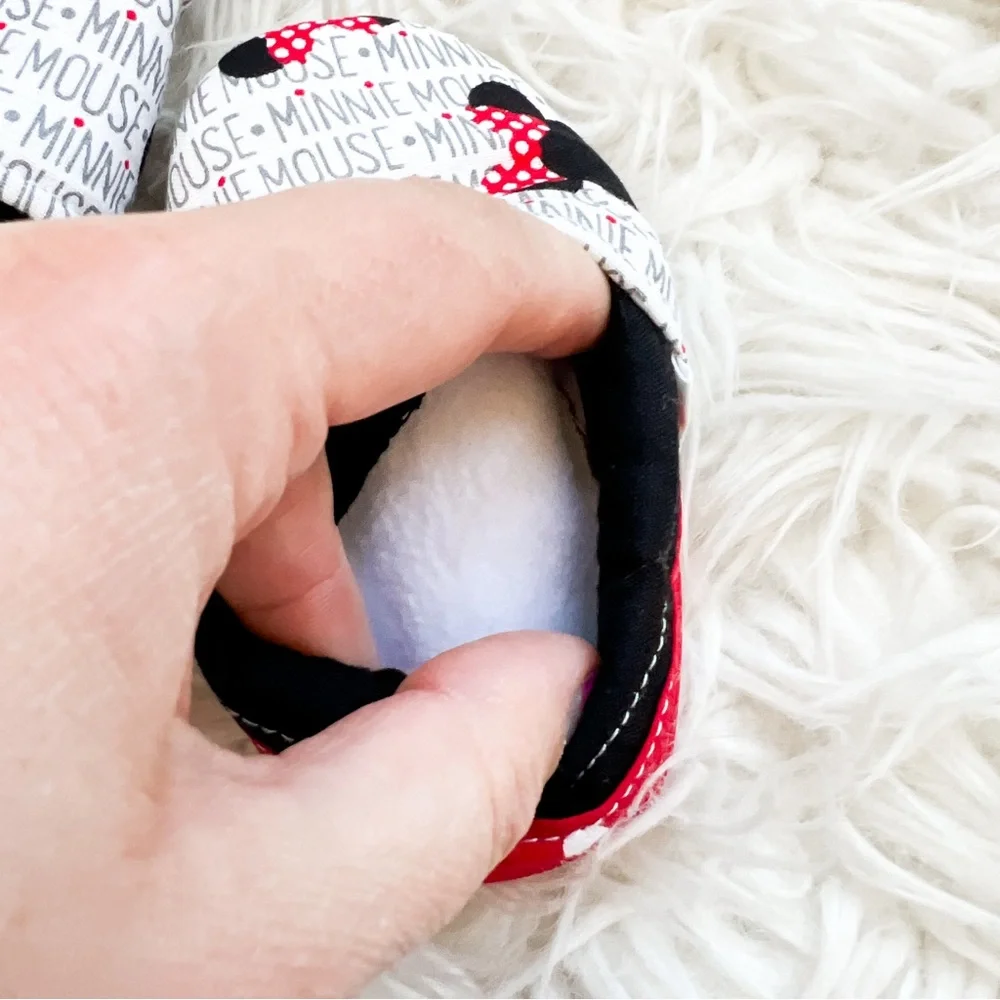 Minnie Mouse Soft Sole Baby Shoes Size 1 NWOT